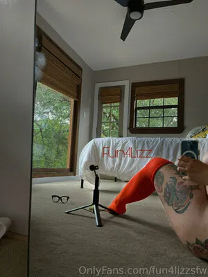 Fun4lizzsfw OnlyFans Leaked Free Thumbnail Picture - #YOCF08Dtyn