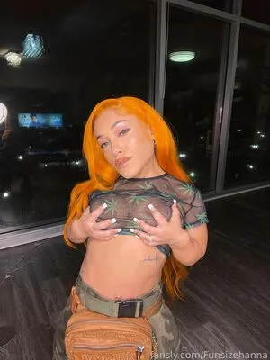 Funsizehanna OnlyFans Leaked Free Thumbnail Picture - #Q3ZkzwSUEa