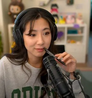 Fuslie OnlyFans Leaked Free Thumbnail Picture - #AF694PK98Q