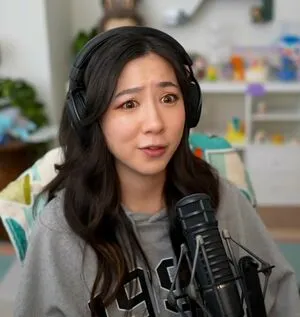 Fuslie OnlyFans Leaked Free Thumbnail Picture - #AG2qYU4Abe