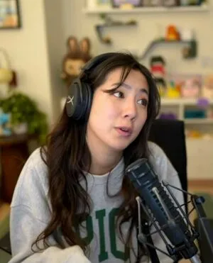 Fuslie OnlyFans Leaked Free Thumbnail Picture - #WL1p7V402h