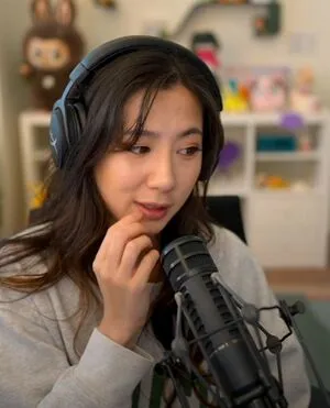 Fuslie OnlyFans Leaked Free Thumbnail Picture - #WPp3CkrIzP
