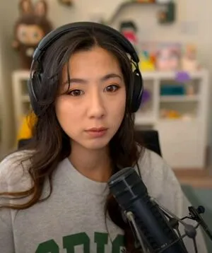 Fuslie OnlyFans Leaked Free Thumbnail Picture - #WaIntihHR0