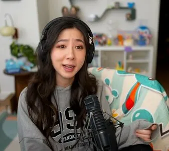 Fuslie OnlyFans Leaked Free Thumbnail Picture - #Y7z6Ij9Y4v