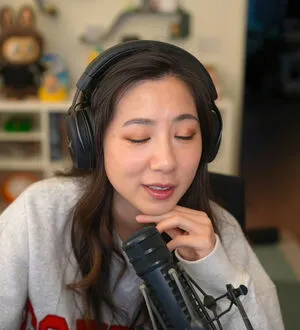 Fuslie OnlyFans Leaked Free Thumbnail Picture - #rVmIdtBpp0