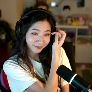 Fuslie OnlyFans Leaked Free Thumbnail Picture - #x144gfnUHk