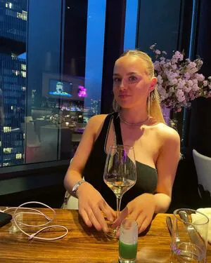Gabriella Davies OnlyFans Leaked Free Thumbnail Picture - #Ygh3w10b04