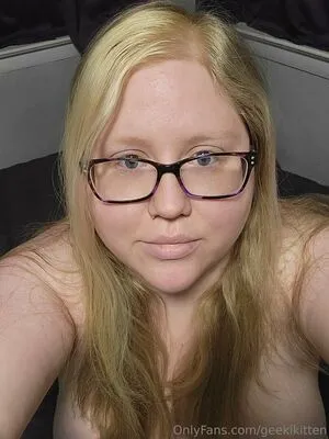 Geekikitten OnlyFans Leaked Free Thumbnail Picture - #lv2d5I106E