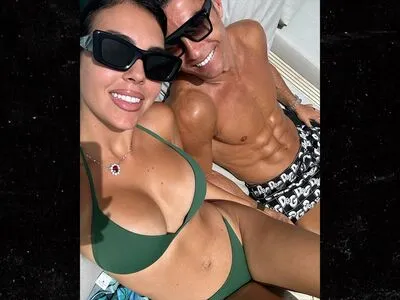 Georgina Rodrguez OnlyFans Leaked Free Thumbnail Picture - #D9ZoAD2lRa