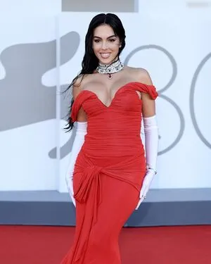 Georgina Rodriguez Hernndez OnlyFans Leaked Free Thumbnail Picture - #io3hDU4wNq