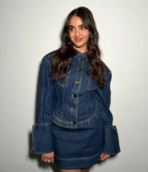 Geraldine Viswanathan OnlyFans Leaked Free Thumbnail Picture - #0pIc0cZZd6