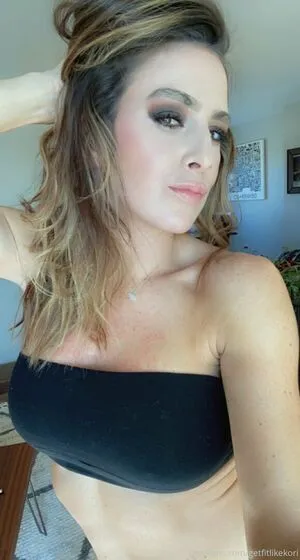 Getfitlikekori OnlyFans Leaked Free Thumbnail Picture - #jfgradAaun