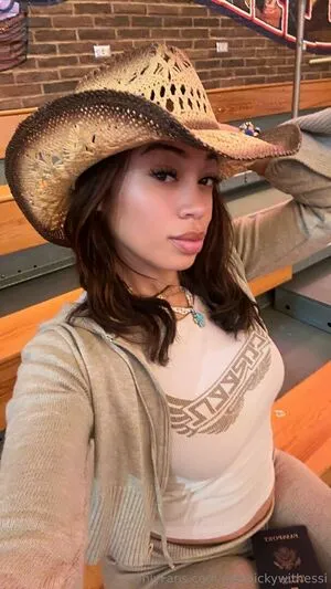 Getthickywithessi OnlyFans Leaked Free Thumbnail Picture - #YAVOmiounk