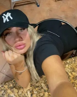 Gianna Malave OnlyFans Leaked Free Thumbnail Picture - #4UkQ9aceai