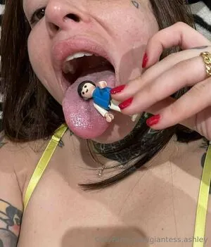 Giantess Ashley OnlyFans Leaked Free Thumbnail Picture - #ZI5ChWr92w