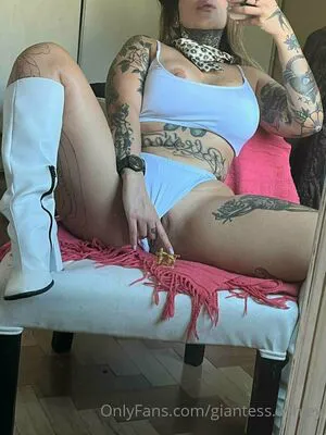 Giantess Ashley OnlyFans Leaked Free Thumbnail Picture - #w9MR2FPpiI