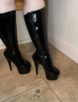 Giantessgrey OnlyFans Leaked Free Thumbnail Picture - #zeCkJoSevy
