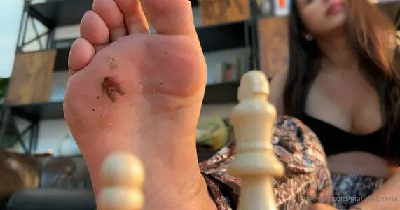 Giantessroma OnlyFans Leaked Free Thumbnail Picture - #2dflU9Giiu