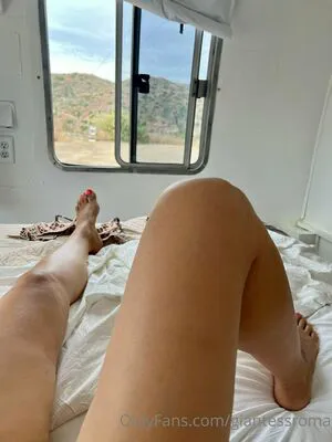 Giantessroma OnlyFans Leaked Free Thumbnail Picture - #Xs39CYHw3C