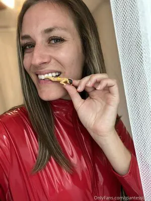 Giantesstara OnlyFans Leaked Free Thumbnail Picture - #KWLViAboaO