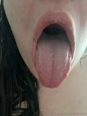 Giantesstessa OnlyFans Leaked Free Thumbnail Picture - #DaRsS2Z5Y4