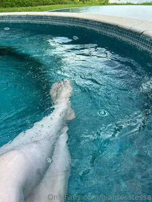 Giantesstessa OnlyFans Leaked Free Thumbnail Picture - #Hx9Y8W5CWv