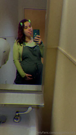 Gigglebox333 OnlyFans Leaked Free Thumbnail Picture - #IhSKApdXJL