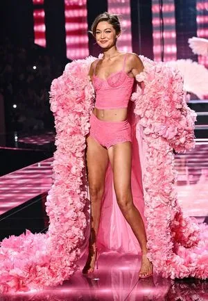 Gigi Hadid OnlyFans Leaked Free Thumbnail Picture - #8ZqAm75dKl