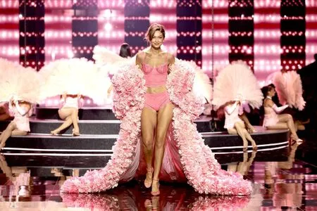 Gigi Hadid OnlyFans Leaked Free Thumbnail Picture - #AfCpalqIUk