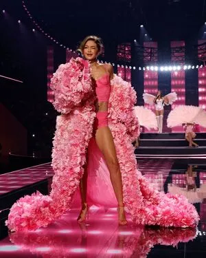 Gigi Hadid OnlyFans Leaked Free Thumbnail Picture - #CxXcLF5Gia