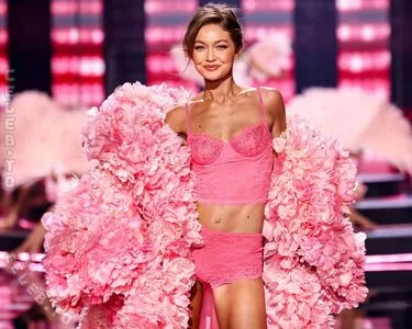 Gigi Hadid OnlyFans Leaked Free Thumbnail Picture - #DARBRpBTED