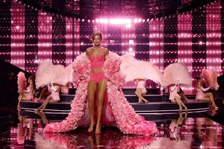 Gigi Hadid OnlyFans Leaked Free Thumbnail Picture - #TDddPRoRkg