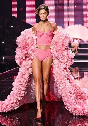 Gigi Hadid OnlyFans Leaked Free Thumbnail Picture - #g8AIx63pep