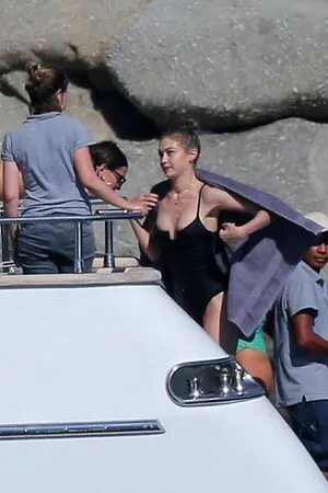 Gigi Hadid OnlyFans Leaked Free Thumbnail Picture - #xHNqfejiD2