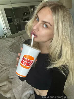 Gigiglitzz OnlyFans Leaked Free Thumbnail Picture - #YAYp0441SN
