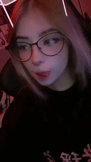 Giklups OnlyFans Leaked Free Thumbnail Picture - #N3UvOuc6UV