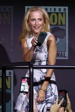 Gillian Anderson OnlyFans Leaked Free Thumbnail Picture - #aMtgu3433a