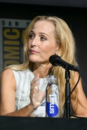 Gillian Anderson OnlyFans Leaked Free Thumbnail Picture - #wfFjMzSI87