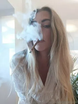 Ginasmokingqueen OnlyFans Leaked Free Thumbnail Picture - #3MuQPuNSuL