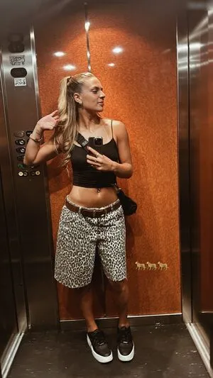 Giovana Queiroz Costa OnlyFans Leaked Free Thumbnail Picture - #eXVgw3DM2a