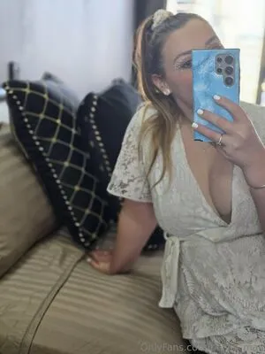 Girl In Red Aussie OnlyFans Leaked Free Thumbnail Picture - #5Z1A4JRxel