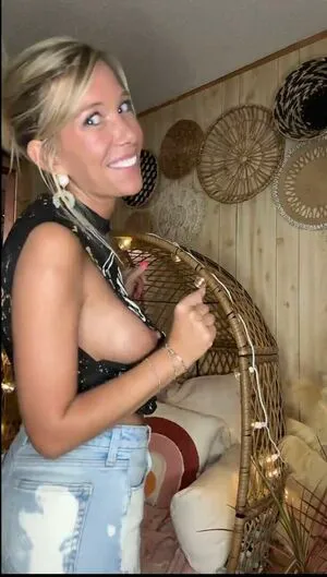 Girl Nxt Door2021 OnlyFans Leaked Free Thumbnail Picture - #tcMeKycMpF