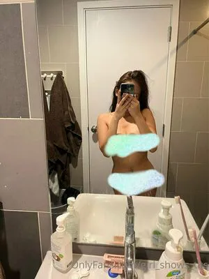 Girl Shows Tits OnlyFans Leaked Free Thumbnail Picture - #RzDCIzqqel