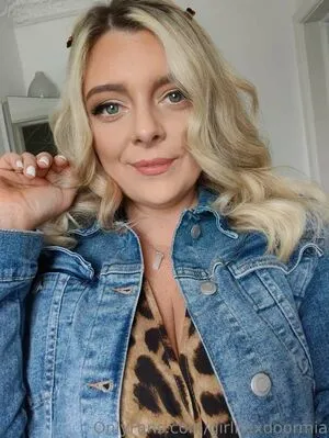 Girlnexdoormia OnlyFans Leaked Free Thumbnail Picture - #LsbCZuC5v4