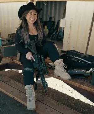 Girls With Guns OnlyFans Leaked Free Thumbnail Picture - #4o4an2kiIH