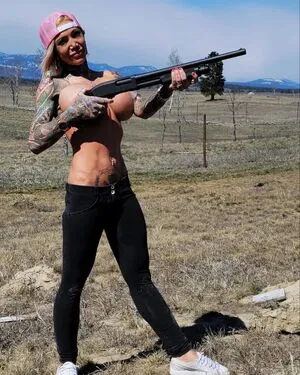 Girls With Guns OnlyFans Leaked Free Thumbnail Picture - #FekQxcuhUG