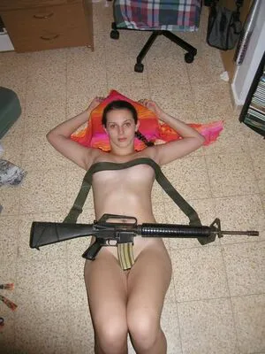 Girls With Guns OnlyFans Leaked Free Thumbnail Picture - #Smbe5SgVGG