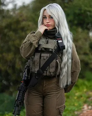 Girls With Guns OnlyFans Leaked Free Thumbnail Picture - #UUEXMd2ieu