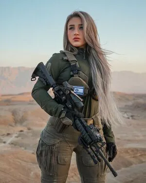 Girls With Guns OnlyFans Leaked Free Thumbnail Picture - #c98eAKi9lR