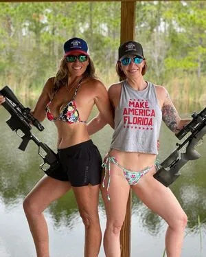 Girls With Guns OnlyFans Leaked Free Thumbnail Picture - #eDJy26ZUTD